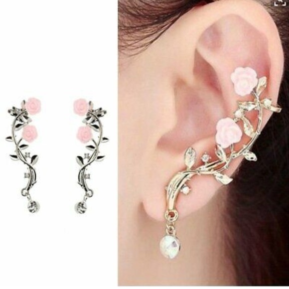 Jewelry - 💝 NWOT ROSE DANGLE